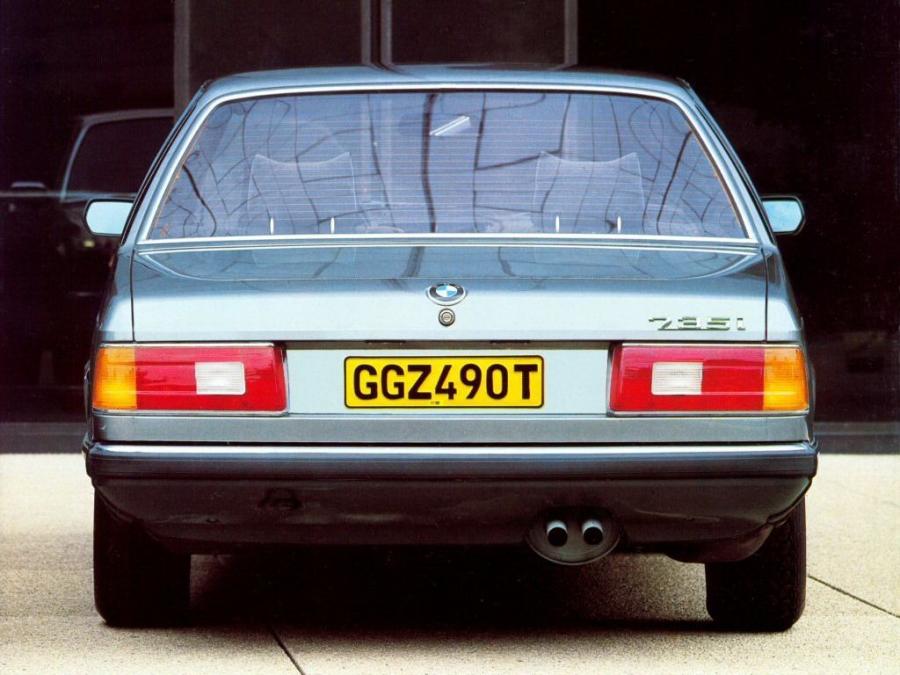  BMW 735i 1979 года  (фото 2 из 4)